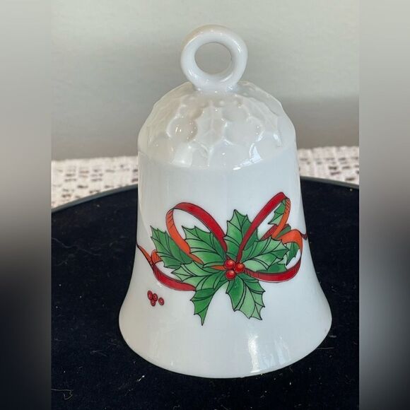 Vintage ceramic Holly & berries Christmas bell | JAPAN | vintage bell Christmas - Picture 1 of 10